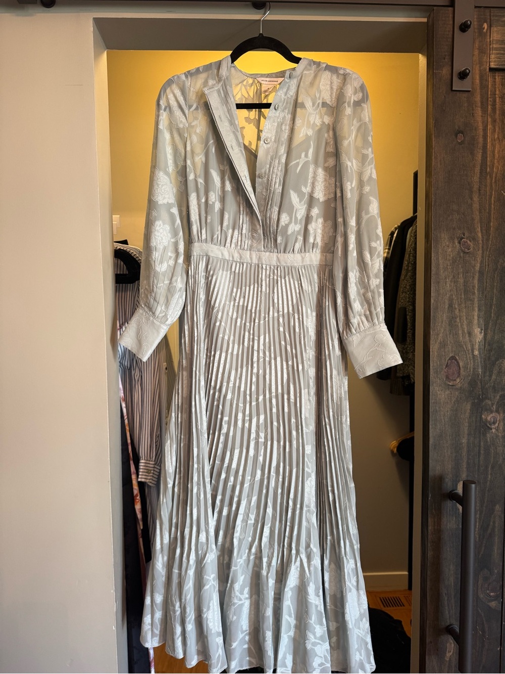 Club Monaco Sea Foam Green Floral Pleated Long-Sleeve Midi Dress